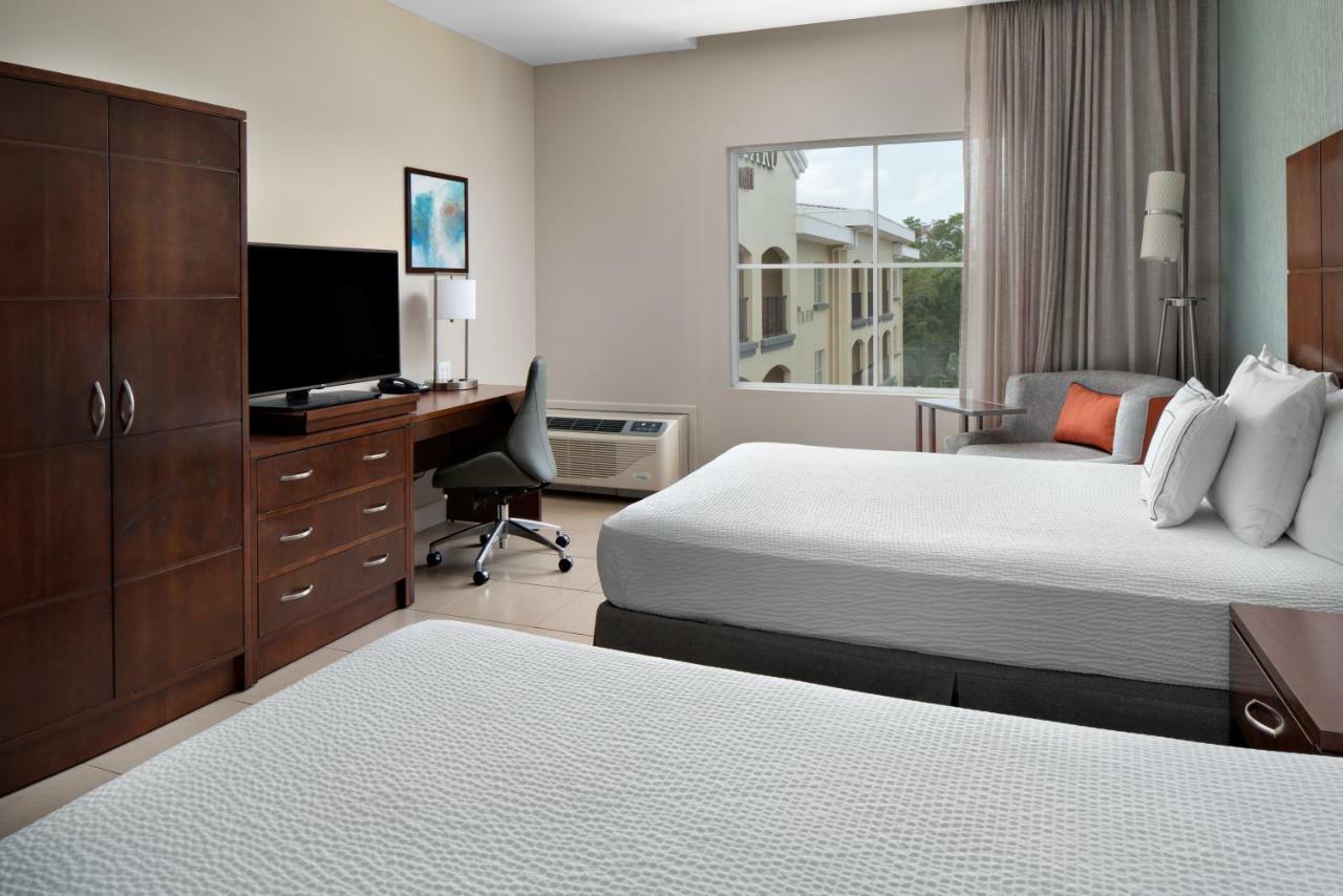 Courtyard By Marriott Bridgetown, Barbados Hotel Exterior foto